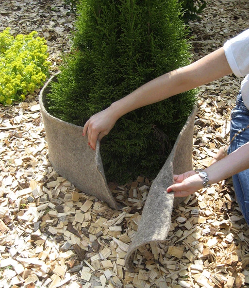 Winter Beschermingsmat Van Schapenwol 'grijs' 2 Winter Beschermingsmat Van Schapenwol 'grijs' – Bild 2